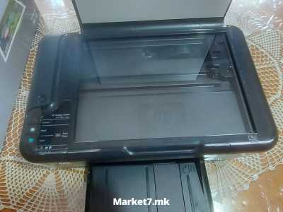 Принтер HP deskjet во боја со скенер